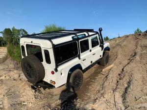Land Rover Defender 110 by Osprey Custom Cars 1993 года 